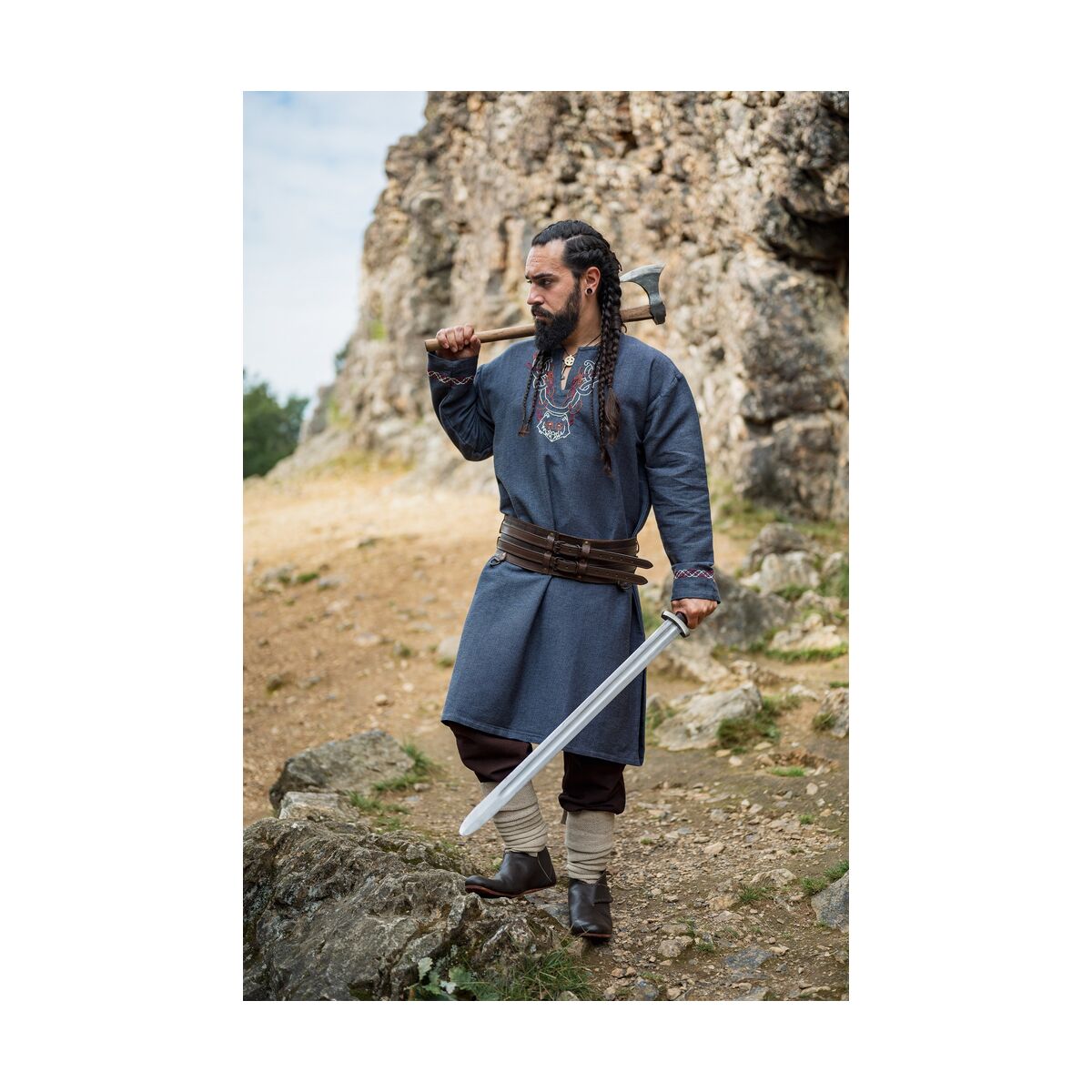 Vikingatunika med broderi - blågrå M