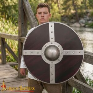 Vikingasköld av trä med stålknopp och beslag