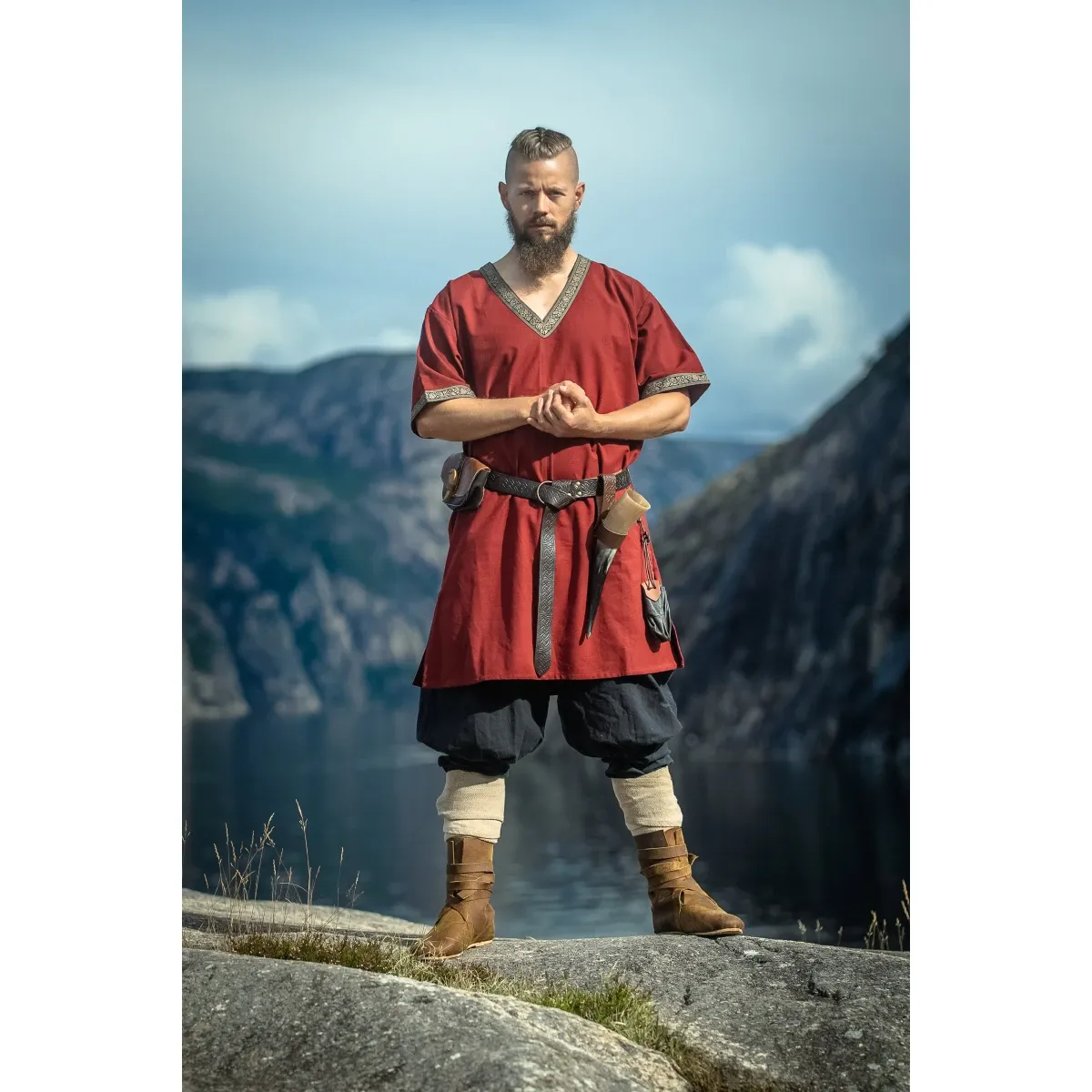 Vikingatunika kortärmad röd V-ringad "Loki" M